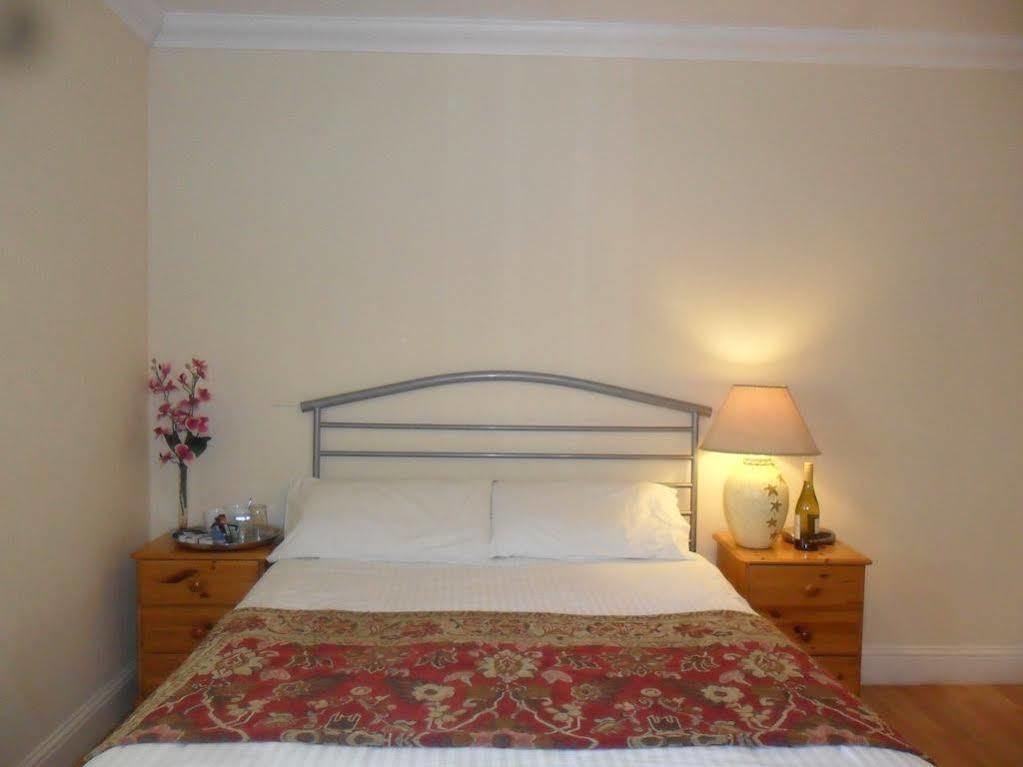 Kidron B & B & The Old Manse Guesthouse Blackwaterfoot エクステリア 写真