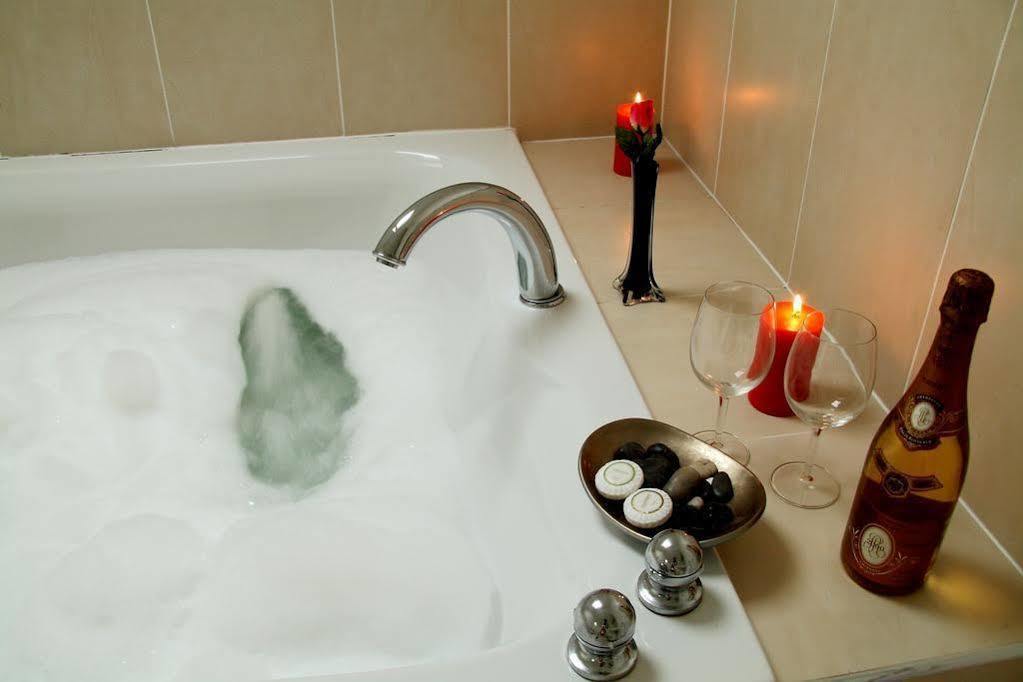 Kidron B & B & The Old Manse Guesthouse Blackwaterfoot エクステリア 写真